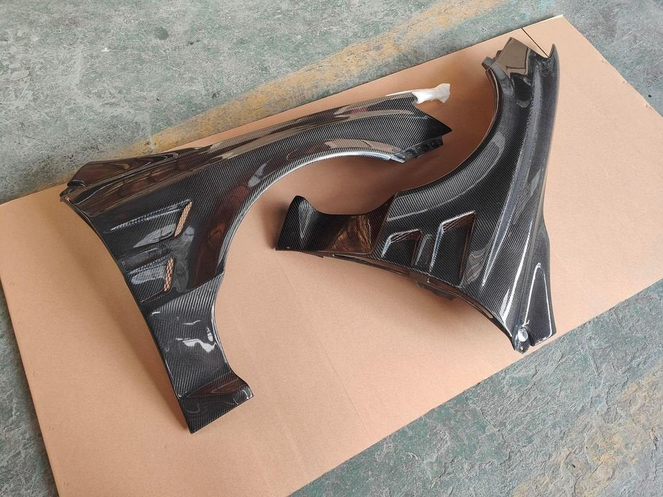 Varis V2 Carbon Wide Fender