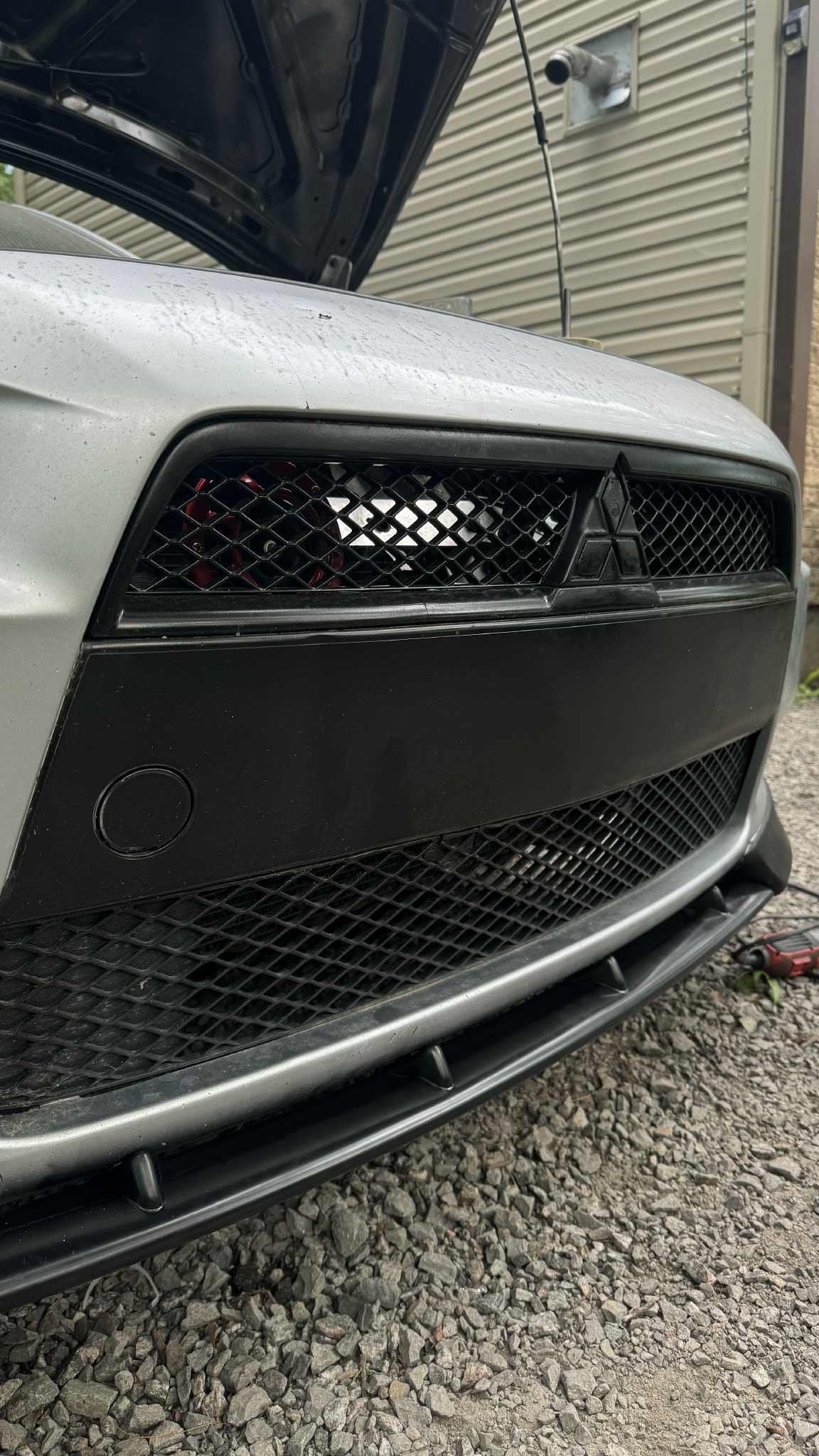Center Shark Lip