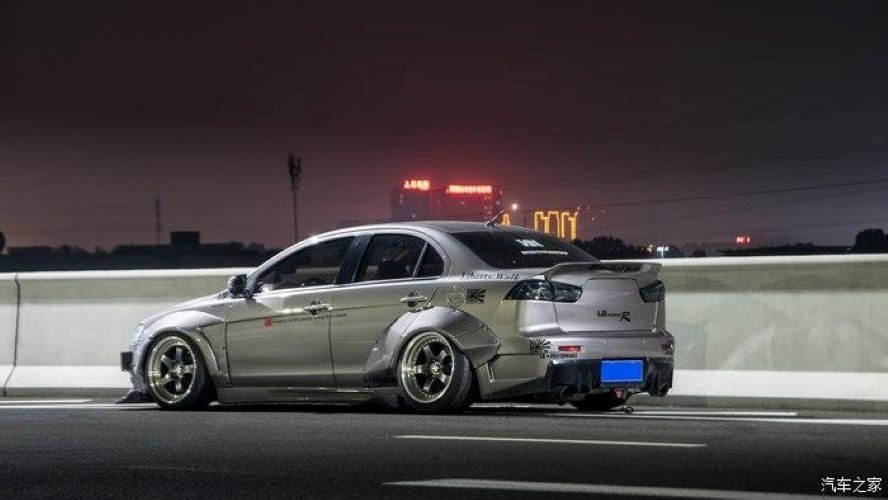 Liberty Walk Wide Body Kit FRP