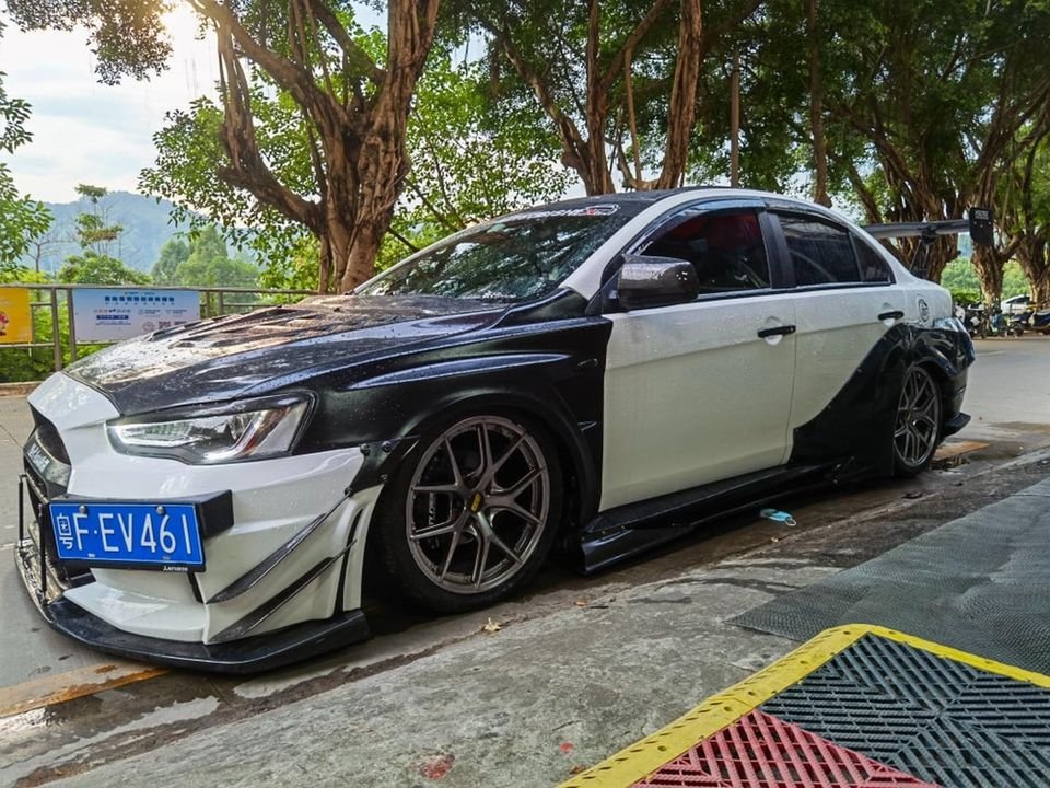 Varis V2 Wide Body Kit Evo X