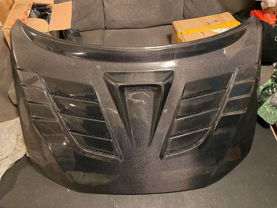 Varis V4 Carbon Hood