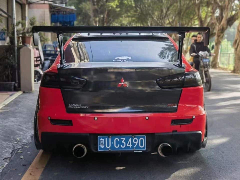 Varis Carbon Wing