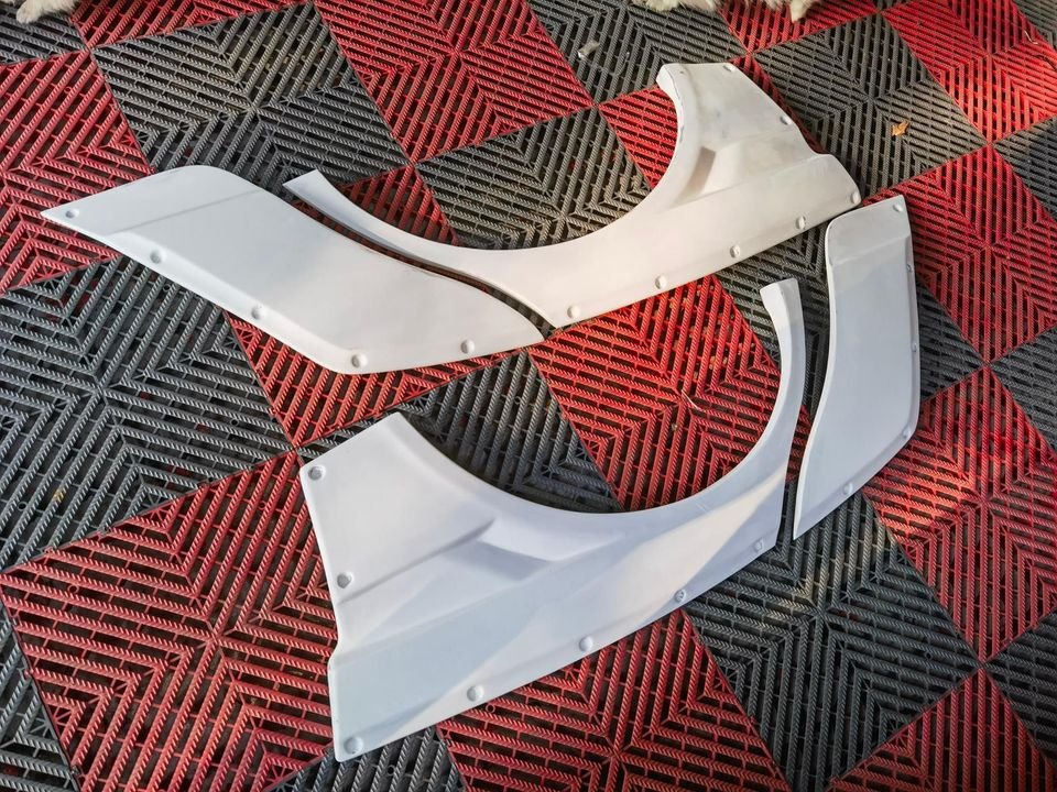 CS Evo X Rear Wide Fender FRP