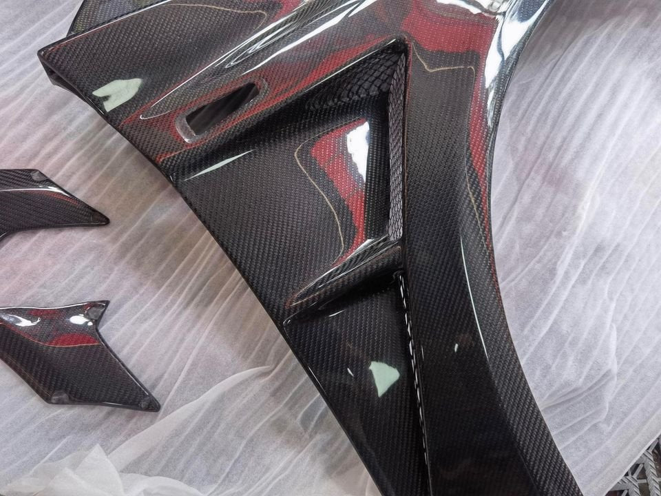 VARIS V3 Carbon Wide Fender