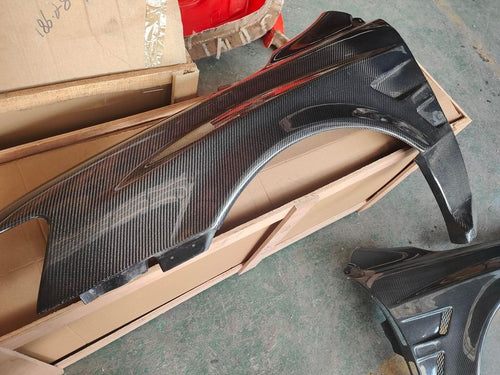Varis V2 Carbon Wide Fender