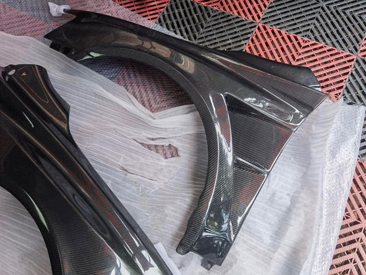 VARIS V3 Carbon Wide Fender