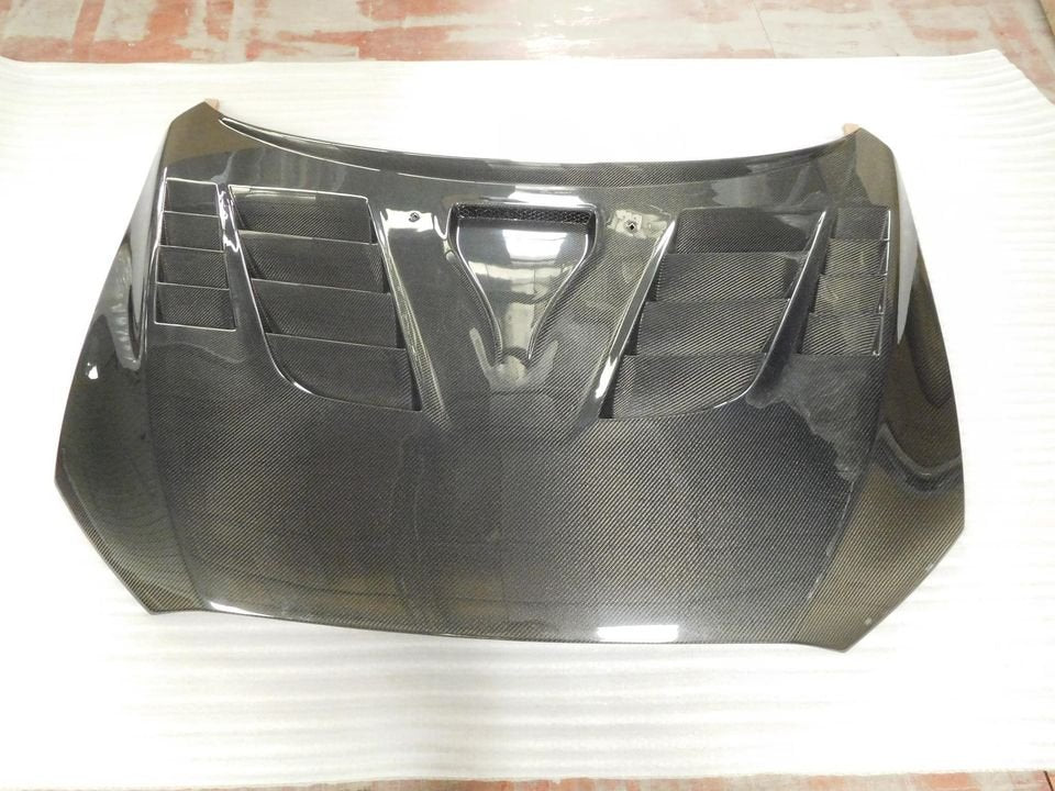VARIS V2 Hood Carbon