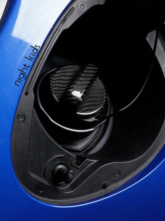 Couvercle de réservoir de carburant en carbone